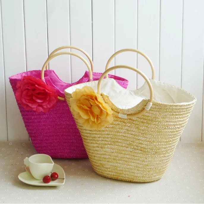 Elegante Strohtasche mit floralen Akzenten Skanto