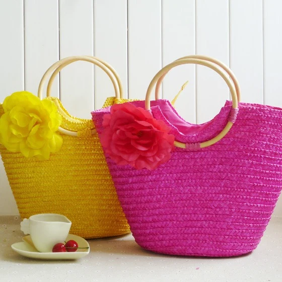 Elegante Strohtasche mit floralen Akzenten Skanto
