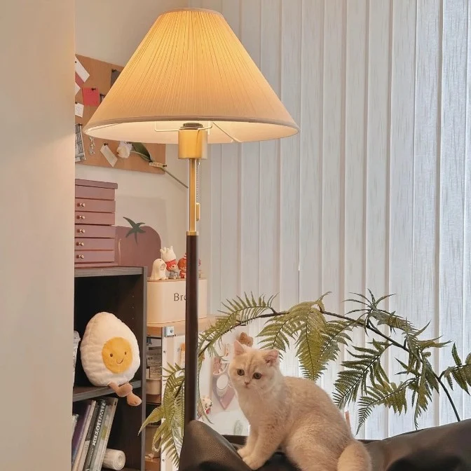 Elegante Stehfußlampe