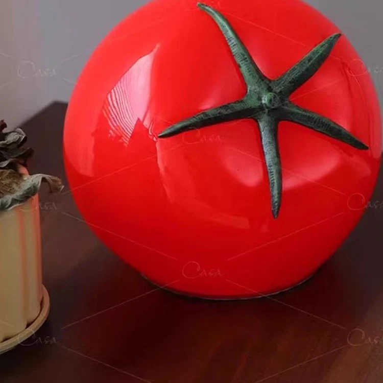 Kreative tomatenförmige Tischlampe