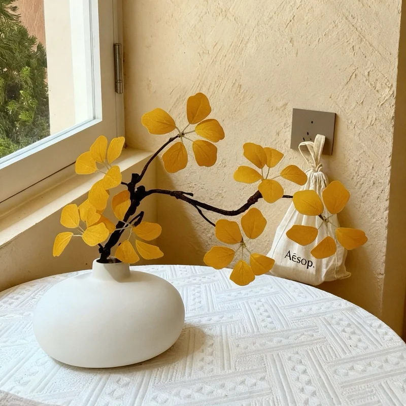 Moderner minimalistischer Keramikvase
