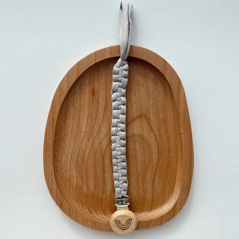 Geflochtener Baumwoll-Schnullerband mit graviertem Holz-Sicherheitsclip