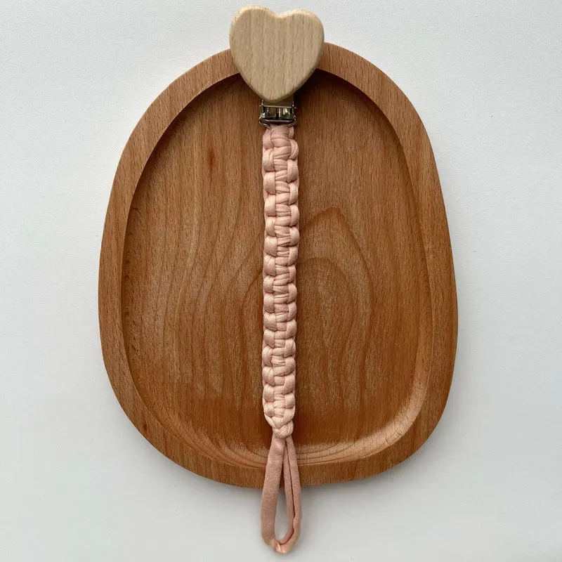 Geflochtener Baumwoll-Schnuller- und Beißring-Clip mit herzförmiger Holz-Sicherheitsklemme