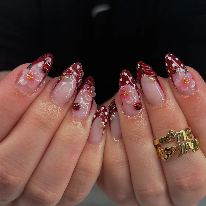 Blumenmuster Press-On Nagelkunst Set