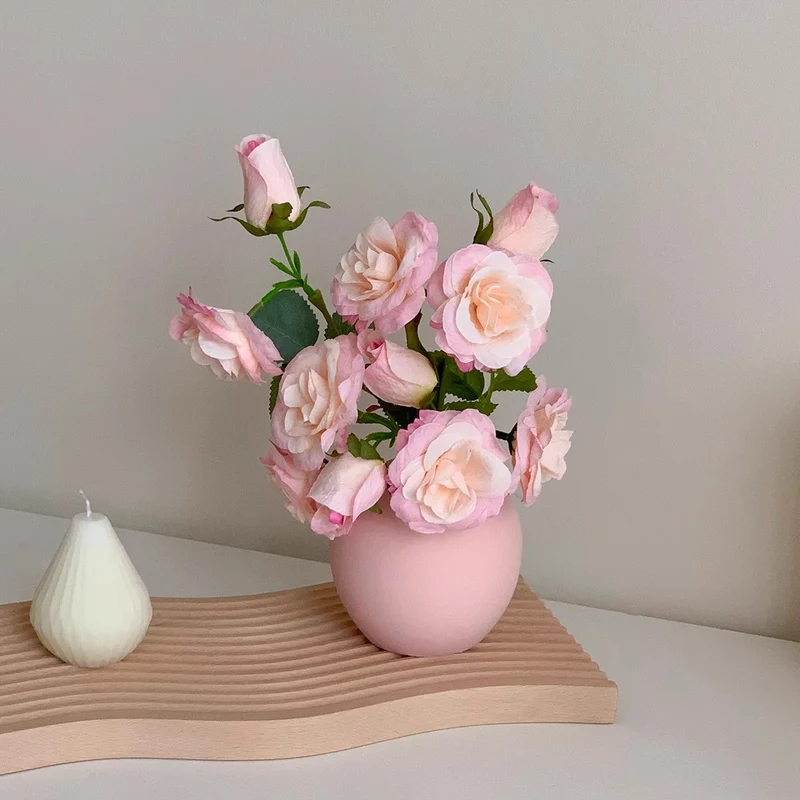 Elegante Stoffblumenarrangement