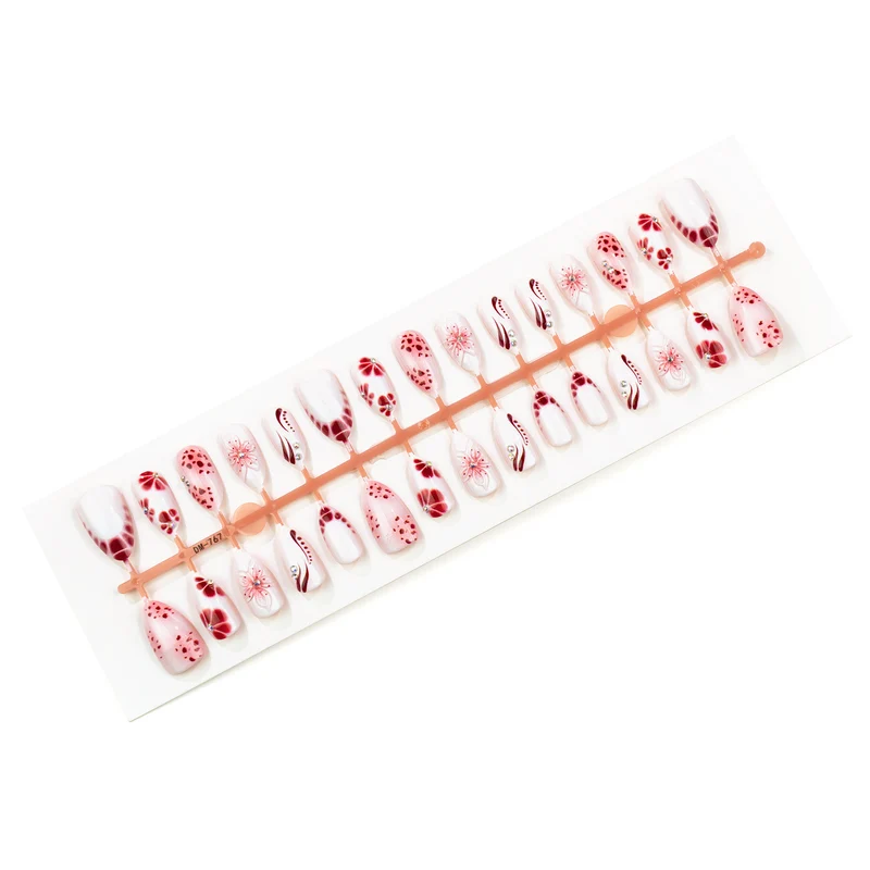 Blumeninspiriertes Press-On Nagelkunst Set