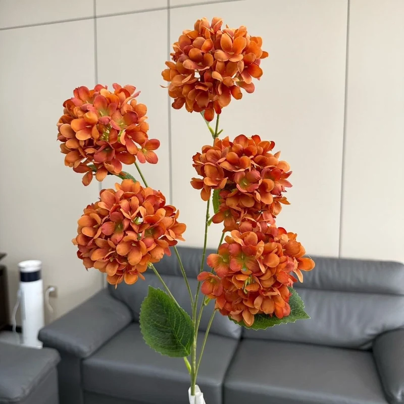 Lebensechte Hortensie Blumenanordnung
