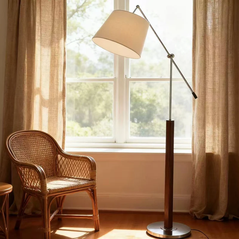 Verstellbare Arm Stehlampe