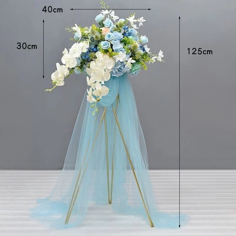Elegante Blumen Design Ständer mit Tüll