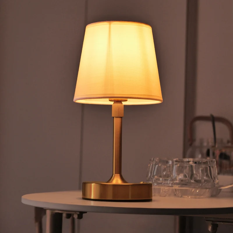 Stylische moderne Tischlampe