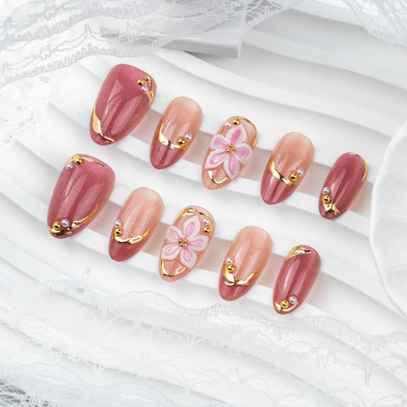 Florale Eleganz Press-On Nagelkunst Set