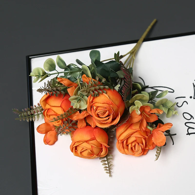 Realistischer Blumengesteck