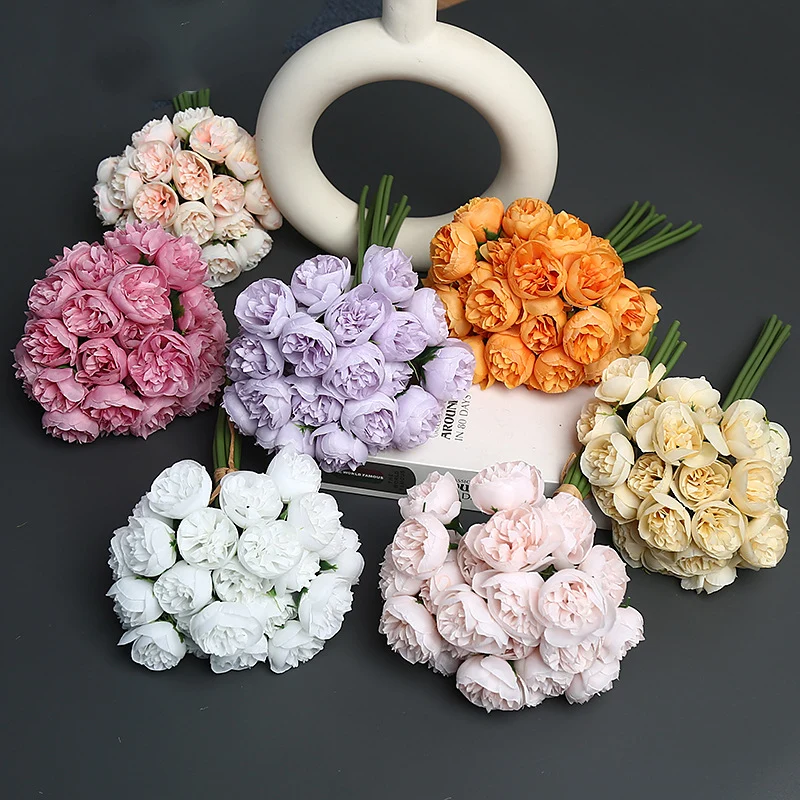 Realistischer Kunstblumenstrauß