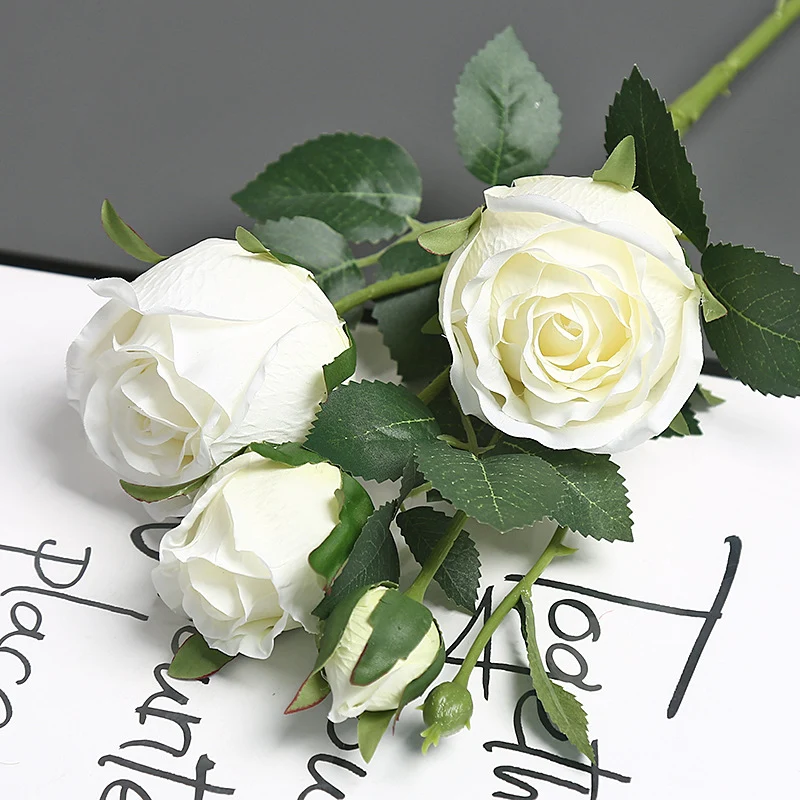Realistische Künstliche Rosenanordnung