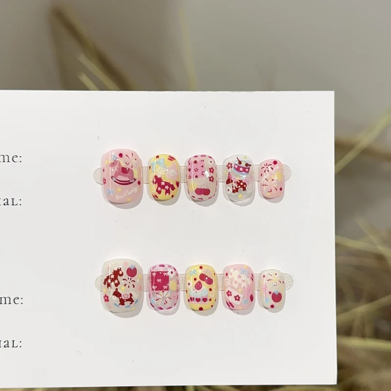 Verspielt Thematisiertes Press-On Nageldesign Set