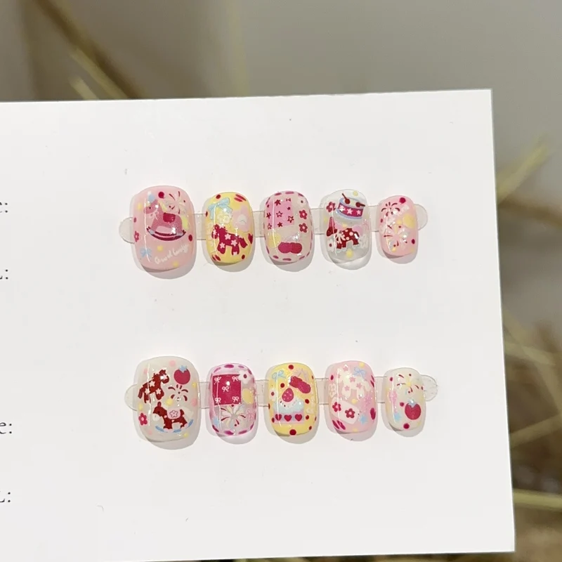 Verspielt Thematisiertes Press-On Nageldesign Set
