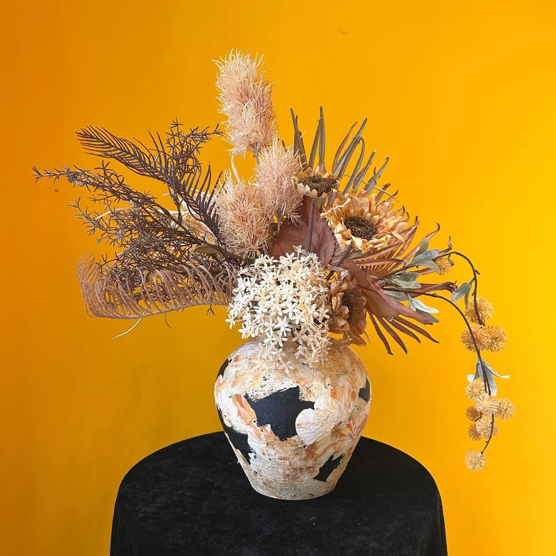Getrockene Blumenstrauß Arrangement