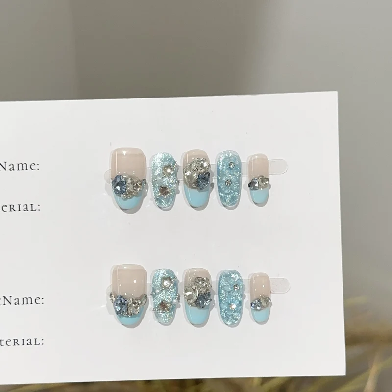 Stylisches Dekoratives Press-On-Nagelset