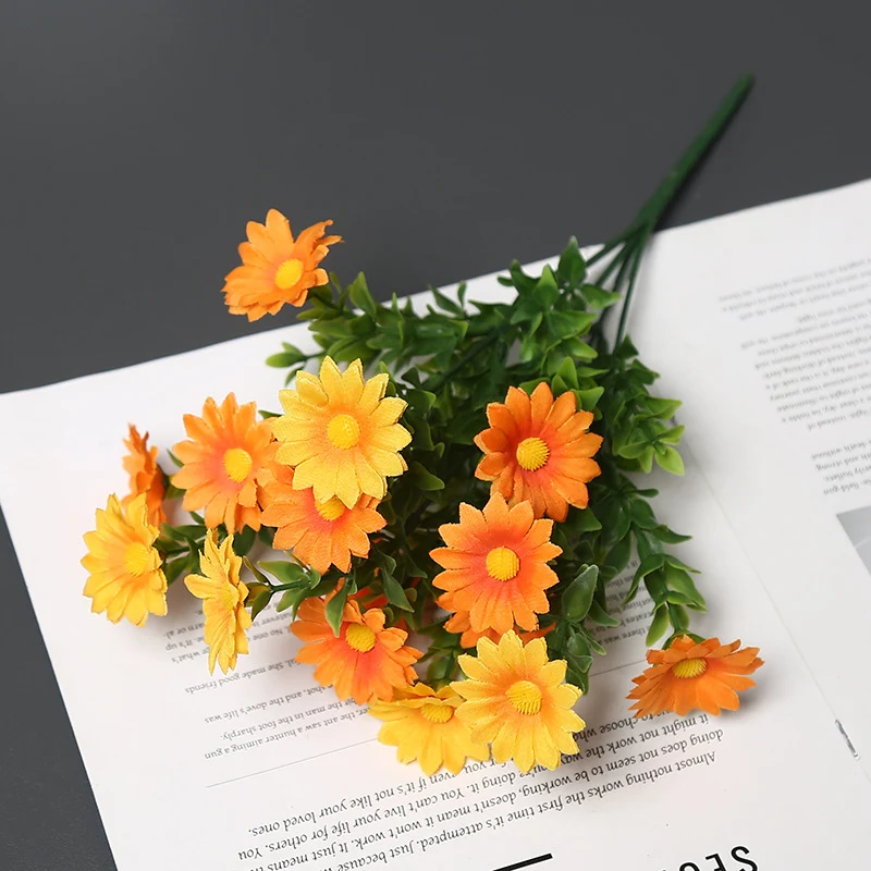 Lebendige Künstliche Blumenstiel Anordnung