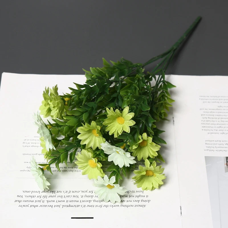 Lebendige Künstliche Blumenstiel Anordnung