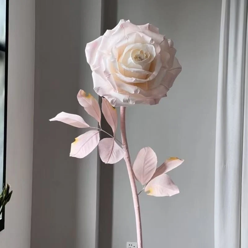 Dekorative Kunstblumenanordnung