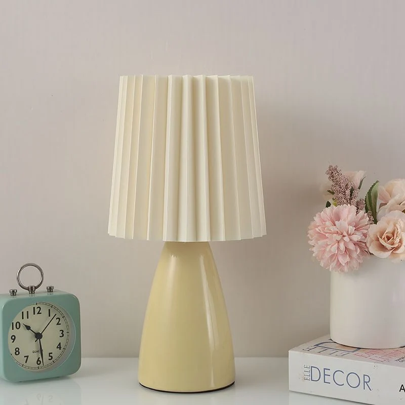 Moderne stilvolle Tischlampe