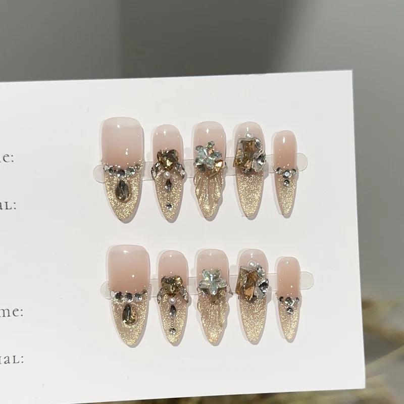 Premium Dekorativer Nagelset