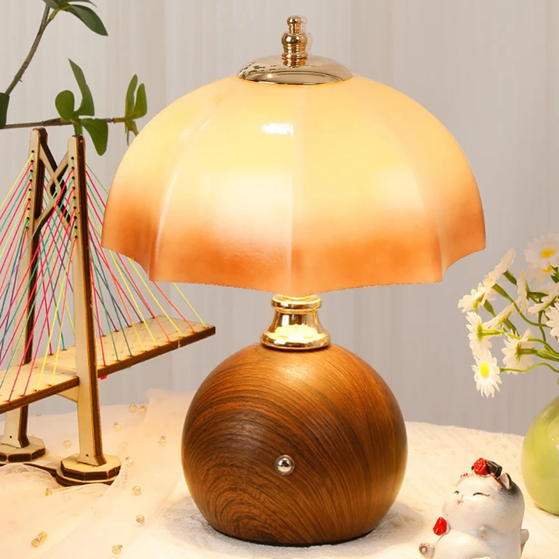Dekorative Tischlampe