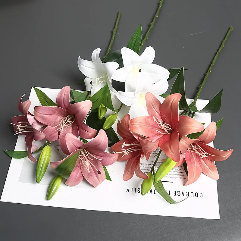 Lebensechte Lilienstängel-Anordnung