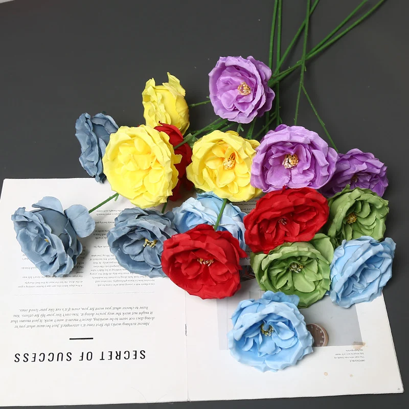 Elegante Seidenblume mit Stiel für die Wohnkultur dekorieren