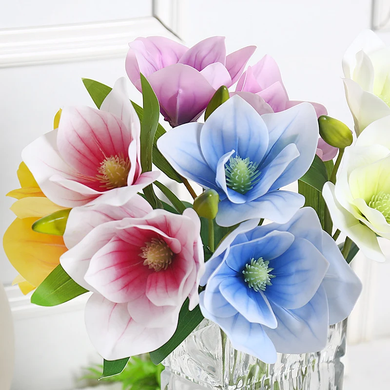 Elegantes Magnolien-Blumenarrangement für die Wohnkultur