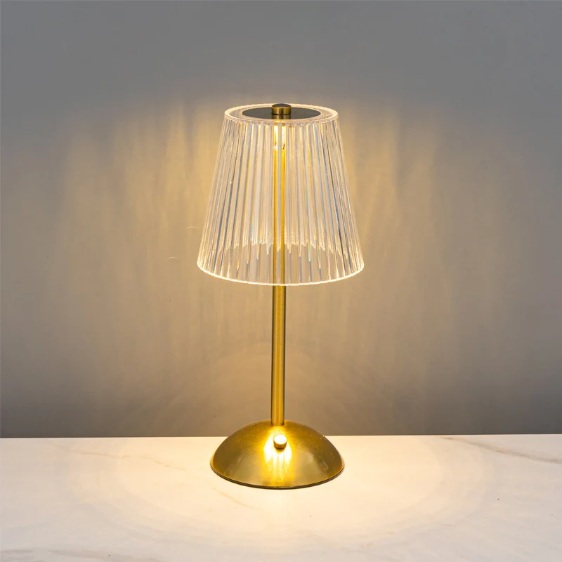 Kristallakzentierte moderne Tischlampe