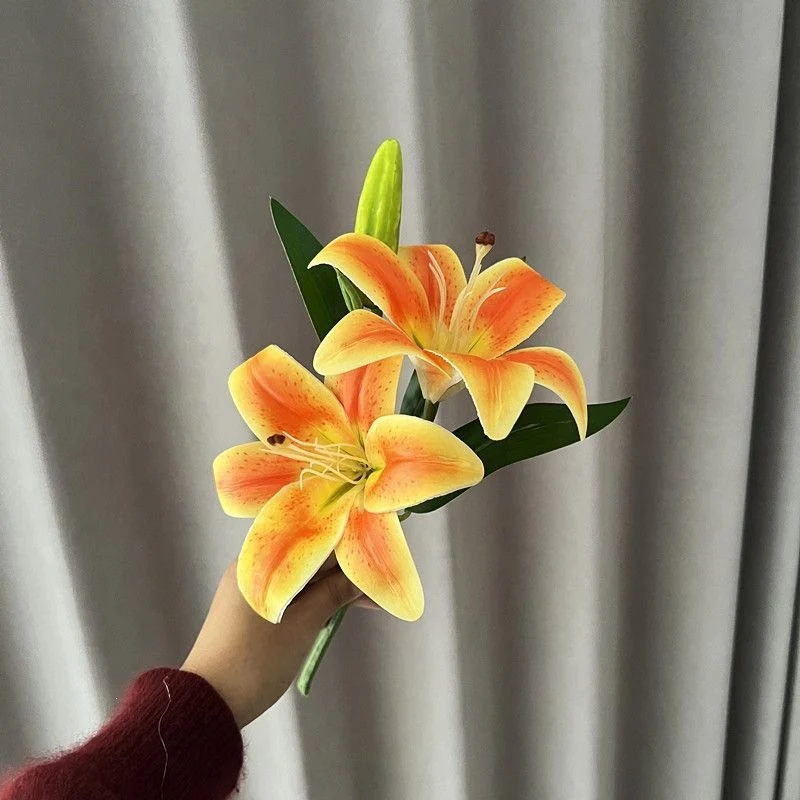 Künstlicher Flieder-Lilienstrauß