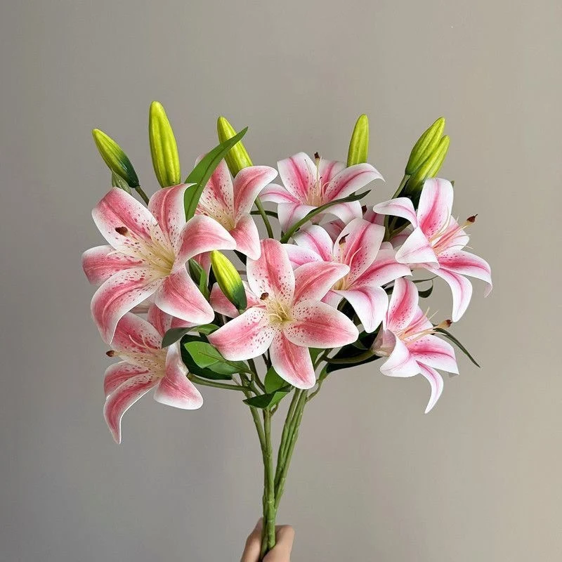 Künstlicher Flieder-Lilienstrauß
