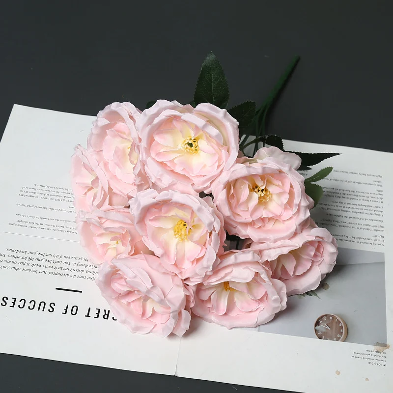 Dekorativer künstlicher Blumenstrauß für die Heimdekoration