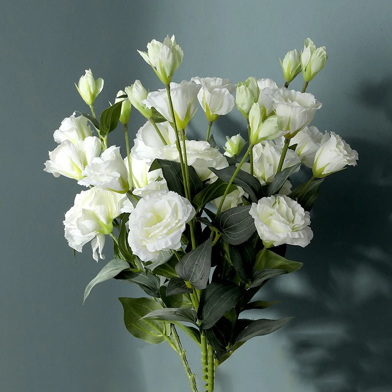 Realistische Kunstblumenstängel