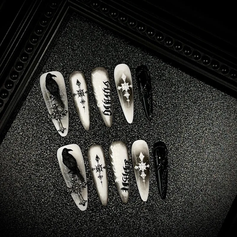 Gothic-inspiriertes Press-On-Nagelkunst-Set