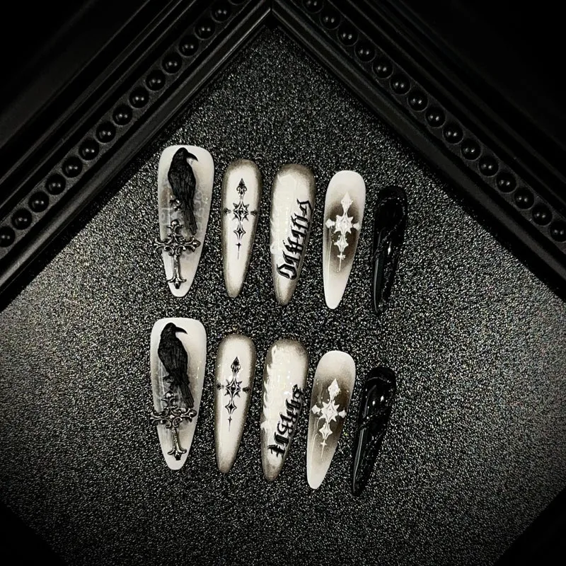 Gothic-inspiriertes Press-On-Nagelkunst-Set