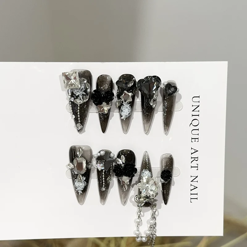 Gothic-inspirierte dekorative Press-On-Nagelset