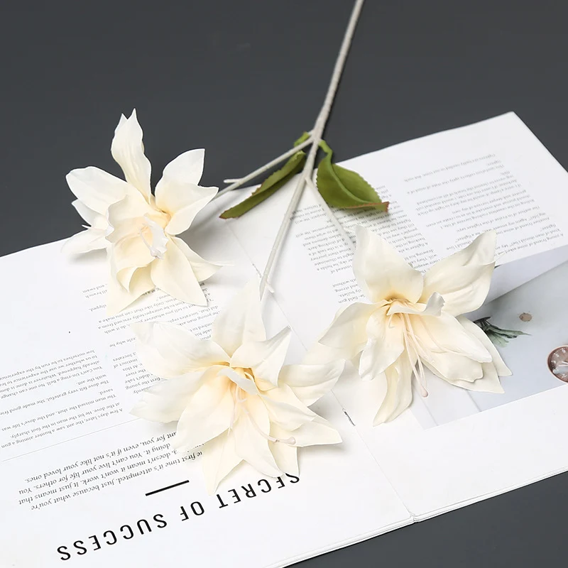 Dekorative Lebensgroße Blumenstielanordnung für Zuhause