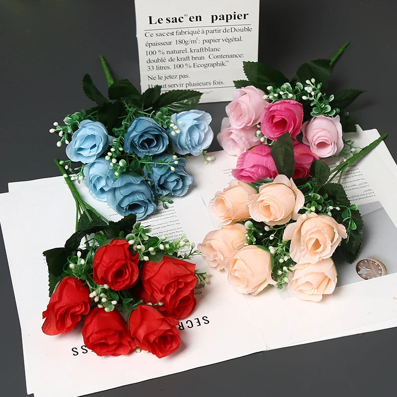 Dekoratives Blumenbouquet für die Heimdekoration