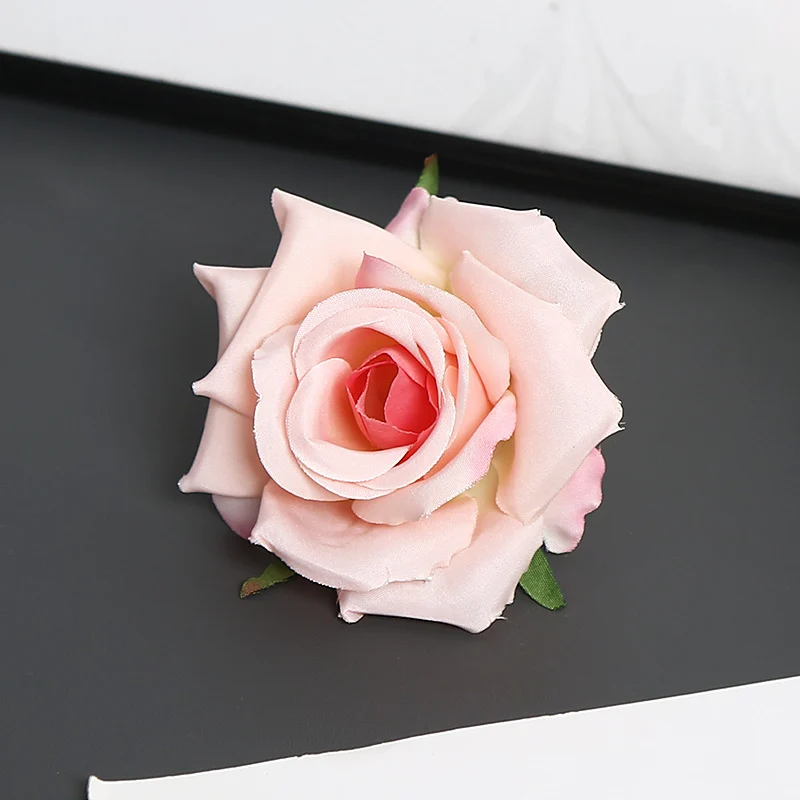 Dekorative Blumen für Tischdekoration Zuhause