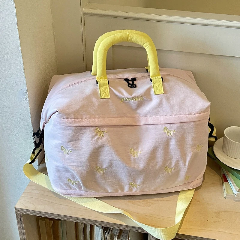 Stylische bedruckte Reisetasche