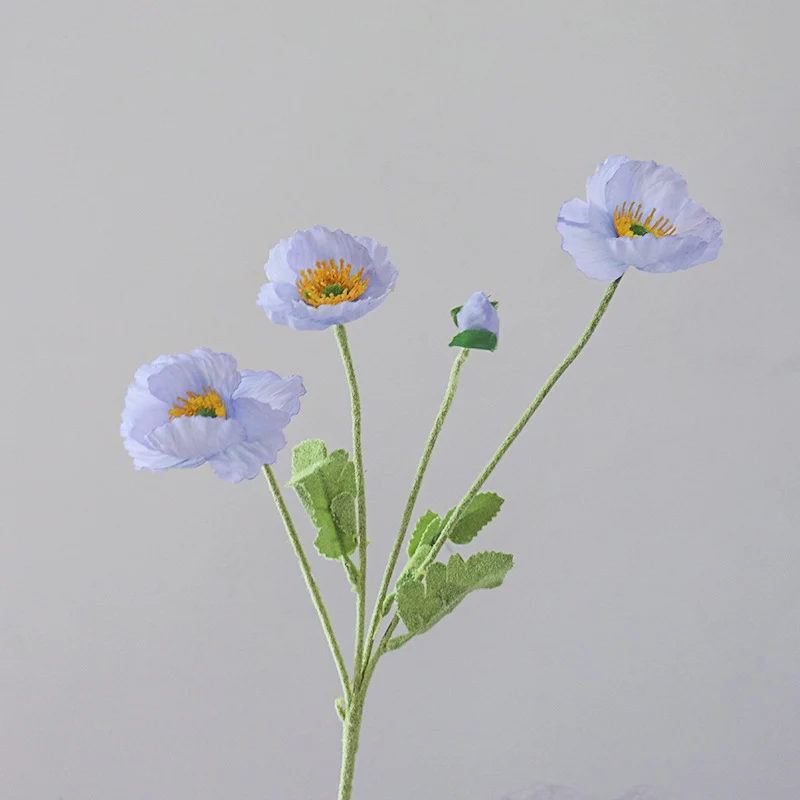 Lebensechte Mohnblumenstängel