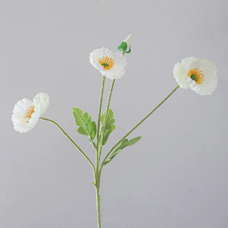 Lebensechte Mohnblumenstängel