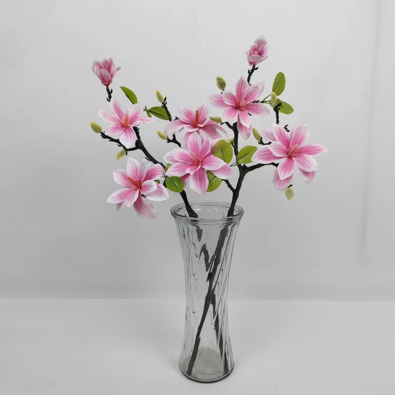 Lebensechte Blumenspitze mit weichen Blütenblättern