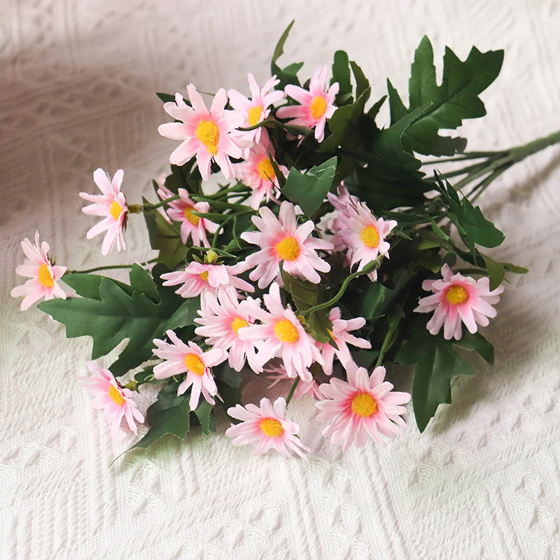 Lebensechter Blumenstrauß