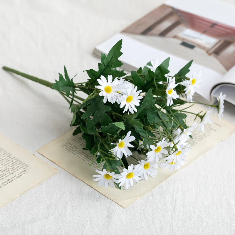Lebensechter Blumenstrauß