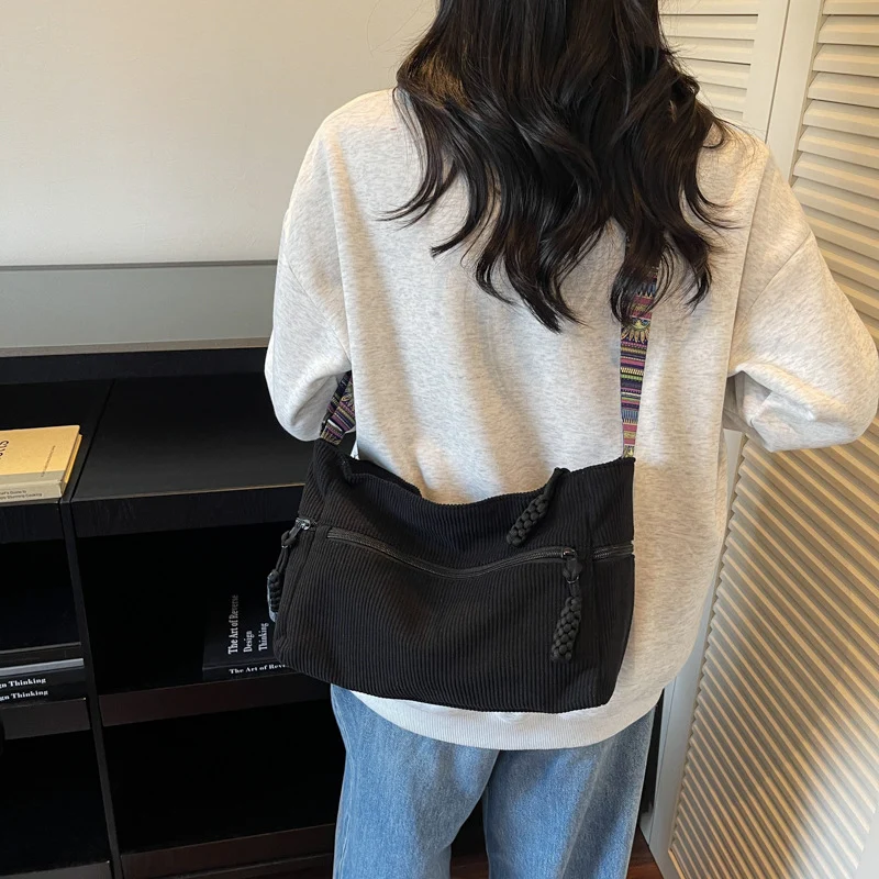 Stylische Bohemian Utility Schultertasche