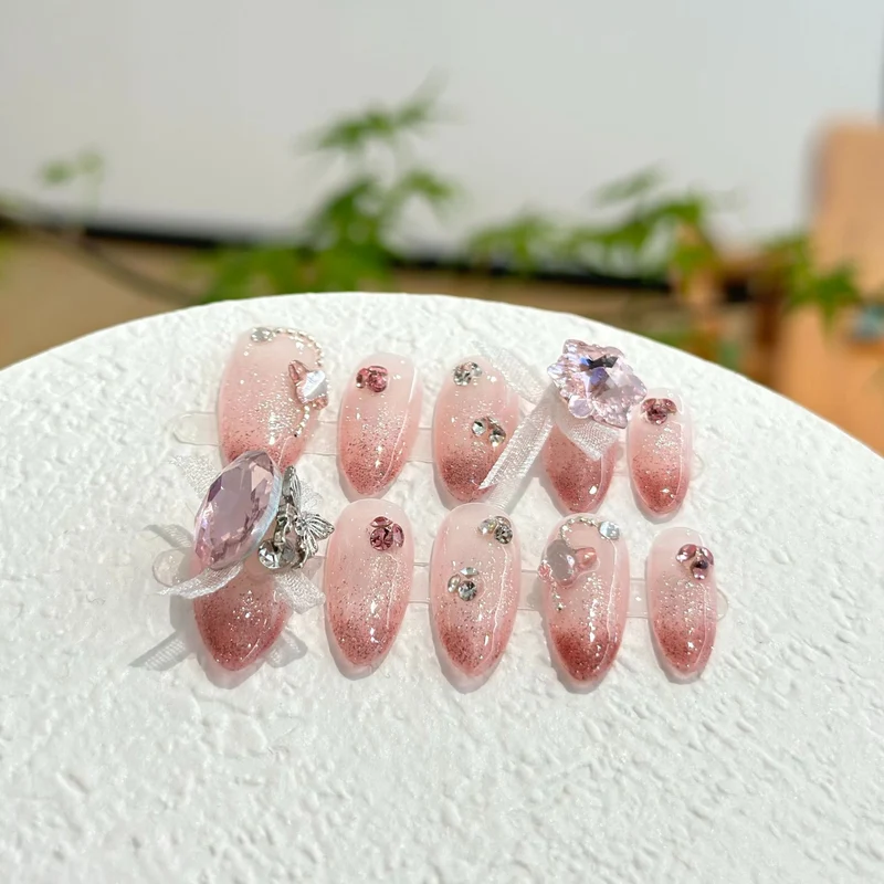 Glamouröse Strass-Akzent Press-On Nagelset